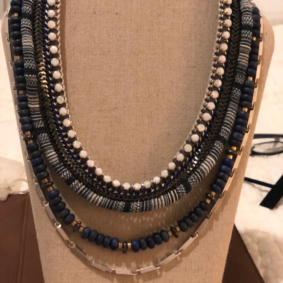 Two statement necklaces - Picture 3 of 14